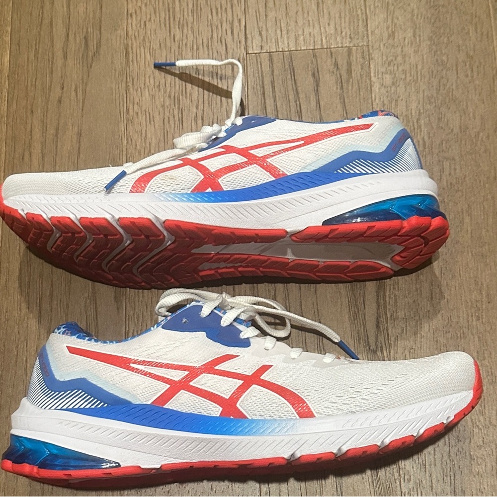 Women’s Asics running/walking sneakers size 10.